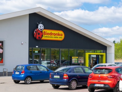 Nowy system parkowania pod Biedronką. Nawet 3500 zł kary