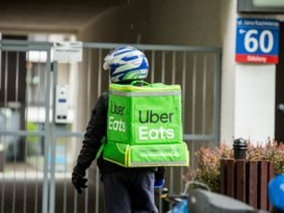 Zarobił 5 tys. zł w tydzień. Żniwa dostawców na Burgerze Drwala