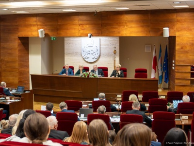 Sejmik zaczyna prace nad budżetem 2026. PiS chwali inwestycje, KO i PSL krytykują cięcia