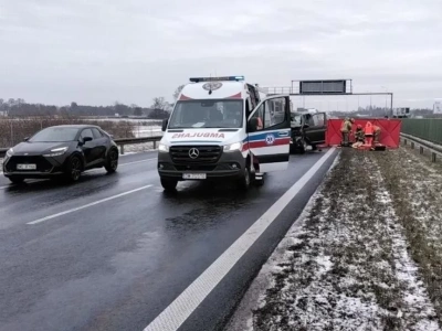Wypadek na S5 w okolicy Wiszni Małej – dramatyczna walka o życie kierowcy