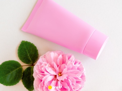 Ten upiększający krem z maliną i różą pachnie jak letni ogród. To ulubieniec babć!