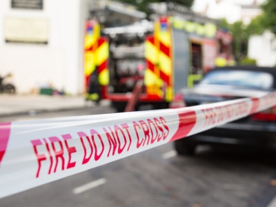 Pożar w Southall w Londyniwe – eksplozje, utrudnienia w ruchu. 150 strażaków walczy z ogniem