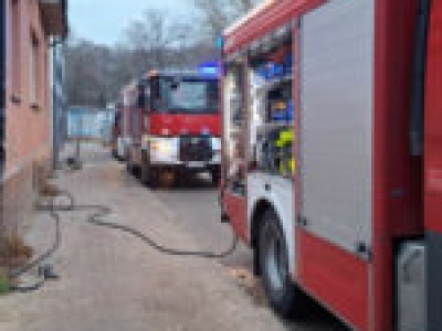 Pożar w Słubicach. Płomienie w domu. W akcji 4 zastępy straży pożarnej