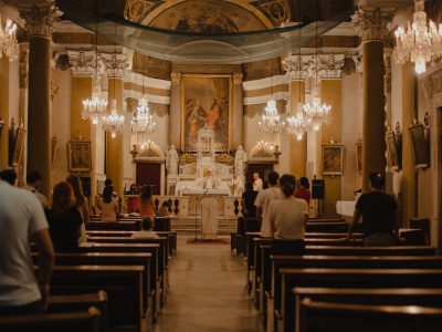 Napadli na plebanię. Ksiądz ich zaskoczył. Nietypowe sceny w polskiej miejscowości