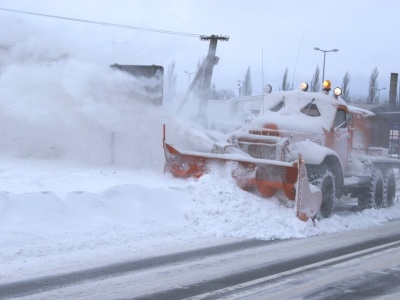 Czy region jest gotowy na opady śniegu? Tony soli i piasku czekają w magazynach