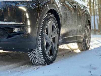 Nam nie trzeba 4×4, tylko naucz się jeździć! Krótki przewodnik po zimowej ewolucji kierowców