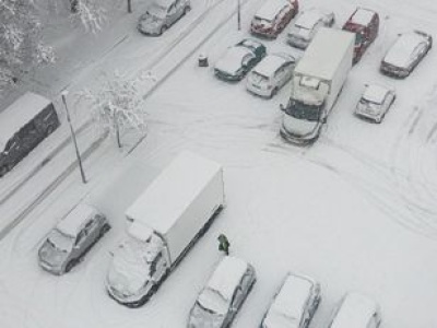 Zimowe obowiązki kierowców. Można dostać 500 zł mandatu