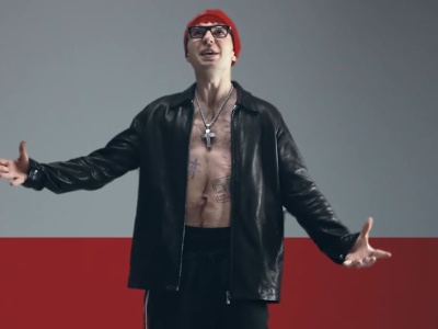 Mata biało-czerwony i w czapce z orzełkiem – nowy klip w barwach patriotycznych