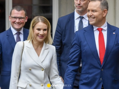 Akcja charytatywna z udziałem Marty Nawrockiej. Przekazała słynną sukienkę na aukcję