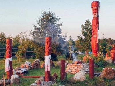 Pogańska świątynia znaleziona w Rosji. Leśne sanktuarium zawiera ślady dawnych wierzeń