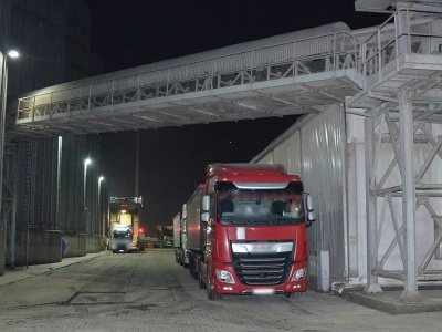 Chcieli oszukać „na zbożu”. Policja udaremniła próbę skażenia 30 tys. ton pszenicy