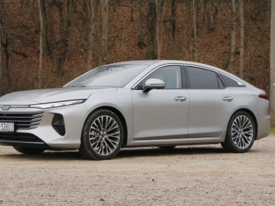 Tydzień z Bestune B70. Ruszanie z automatyczną skrzynią biegów też może być trudne