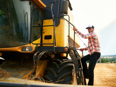 Żeby dostać 300 tys. zł najpierw składasz wniosek o 200. Premia dla młodego rolnika – co trzeba wiedzieć
