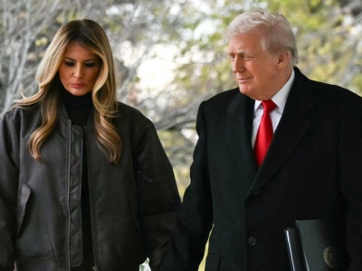 Wyszła u boku męża i skupiła na sobie uwagę. Wszystko przez jedną rzecz