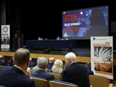 Bezpieczeństwo na Uniwersytecie Rzeszowskim: Debata o zagrożeniach, procedurach i zasadach 4U