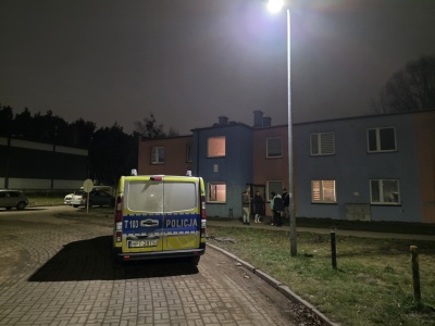 Policja na ulicy Towarowej w Olsztynie. Nie żyje 72-latka