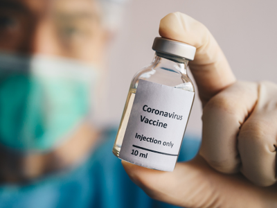 Cicha epidemia: W jaki sposób na skalę globalną ignoruje się skutki uboczne szczepionki przeciwko COVID-19