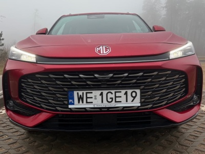 Hyundai i MG biją się o klienta na rodzinnego SUV-a z hybrydą. Różnica w cenie topnieje o 3 tys. zł, ale nadal wynosi 19 tys. zł