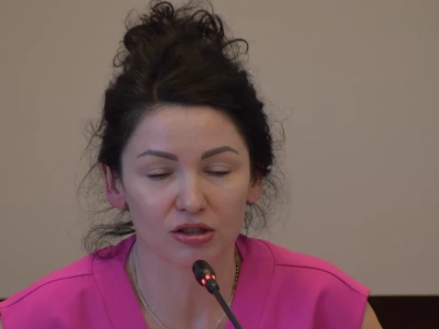 Chcieli odwołać przewodniczą rady miejskiej z Koalicji Obywatelskiej. Radna PiS Maria Żukowska - Jacykowska wstrzymała się od głosu