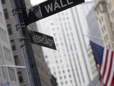 Kontrakty rosną, rynek liczy na obniżkę stóp i mocne dane z USA