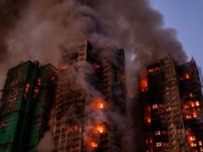 Ludzie wciąż uwięzieni. Rośnie liczba ofiar w Hongkongu