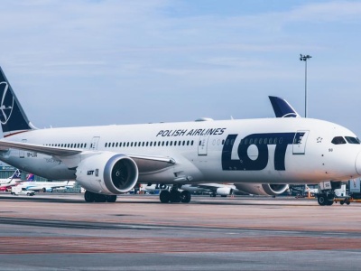 Samolot LOT-u wypadł z pasa startowego na lotnisku w Wilnie