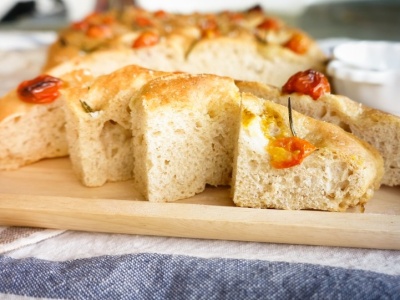 Niezawodny przepis na Andrzejki. Wieczorem zrób ciasto, a rano włóż je do piekarnika