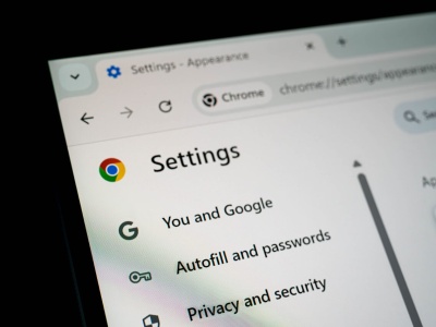 Karty płatnicze w przeglądarce. To  wygoda, ale i ryzyko