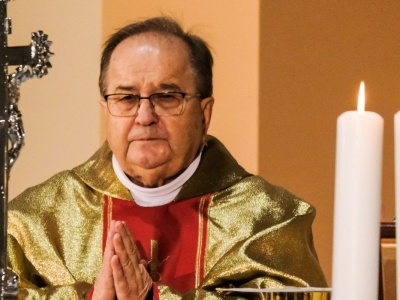 Ojciec Rydzyk wezwany do prokuratury, Radio Maryja prosi o modlitwę