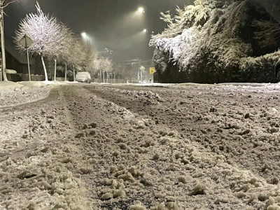 UWAGA! TRUDNE WARUNKI NA DROGACH – ŚNIEG I ŚLISKA NAWIERZCHNIA