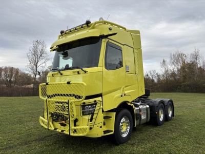 Cytrynowo żółte Renault C520 – specjalistyczny ciągnik w bardzo bogatej opcji