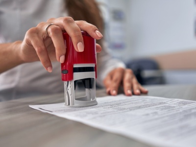 10 tys. zł na święta - kto dostanie? Solidny zastrzyk gotówki nie dla wszystkich