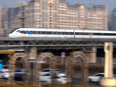 Tragedia na chińskiej kolei. Pociąg uderzył w grupę robotników, nie żyje 11 osób