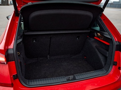 Presja ze strony MG podziałała. Europejski SUV teraz w podstawie daje LED-y, duży ekran, wirtualne zegary i dorzuca „chińską cenę”