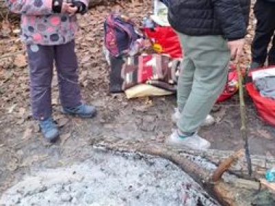 Rodzina koczowała nad Wisłą. Matka wciąż ucieka z dziećmi