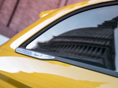 Produkcja „małego Fiata” z hybrydą ruszyła pełną parą. Dilerzy rabatują o 5600 zł na „dzień dobry”