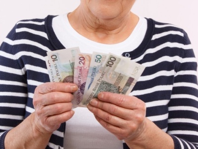 ​Dobra wiadomość dla seniorów. Od grudnia więcej pieniędzy zostanie im w kieszeni