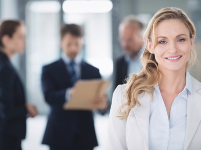 Rząd zasypuje lukę płacową. Straszy pracodawców drakońskimi karami