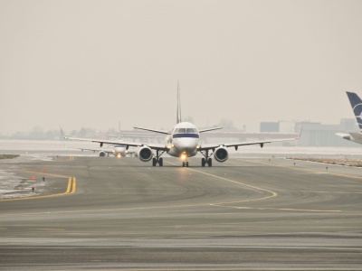 Samolot LOT wypadł z pasa. Pasażer opowiedział, co działo się w środku
