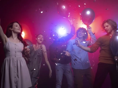 Najlepsze taneczne hity na Andrzejki 2025. Sprawdź listę!