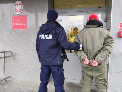 Znęcał się na rodzicami, teraz siedzi za kratami