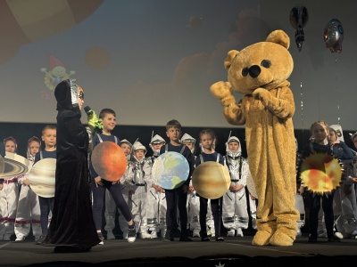 ’Pajacyk’ zaprosił ostrowieckie przedszkolaki do kosmicznego świętowania Dnia Pluszowego Misia