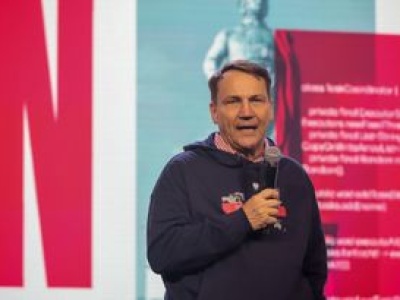 Sikorski omawia przyszłość Ukrainy z Zełenskim i Starmerem