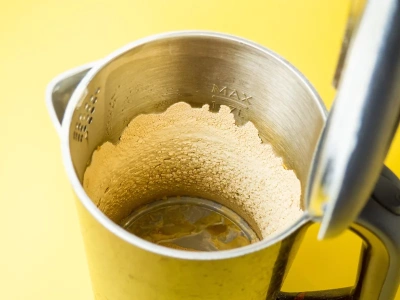 Zapomnij o occie! Ten domowy „odkamieniacz” działa szybciej, lepiej i kosztuje grosze