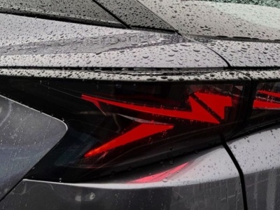 Omoda 5 po liftingu zaskakuje. Zmienili tył, przód i wnętrze