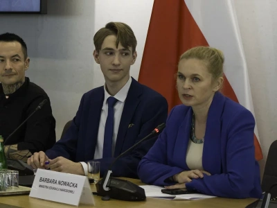 Nie zostawili suchej nitki na MEN. „Resort Barbary Nowackiej to jedna wielka stajnia Augiasza”