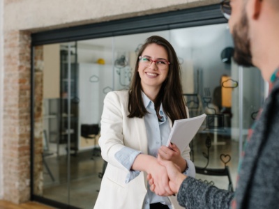 Firmy będą zatrudniać czy zwalniać? Nowe prognozy na 2026 rok