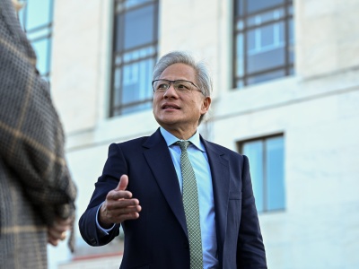 Trump pozwala Nvidii na sprzedaż nowoczesnych chipów do Chin. Ale jest haczyk