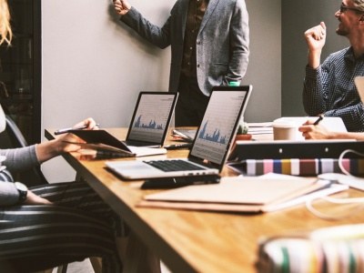 Nie będzie blokowania treści za lajki w internecie. Senatorowie przegłosowali poprawkę do ustawy