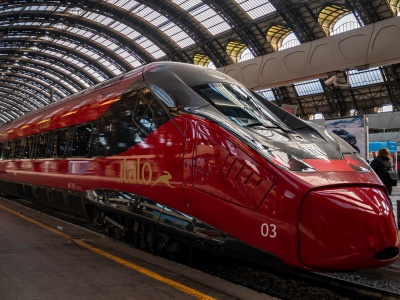 Przeżyli piekło w tunelu. Pociąg zatrzymał się na 7 godzin. 460 pasażerów zostało bez wody i jedzenia